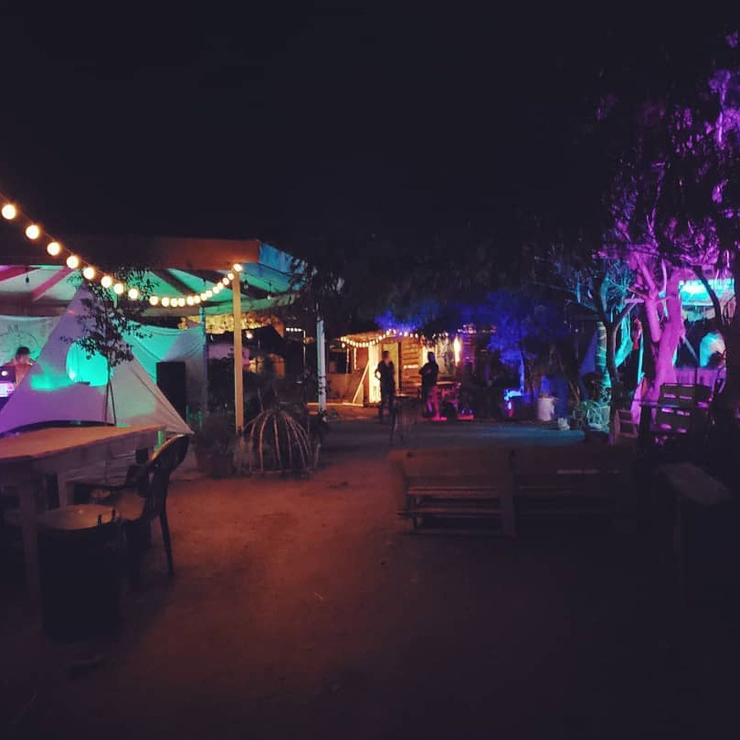 08_patio_nocturno