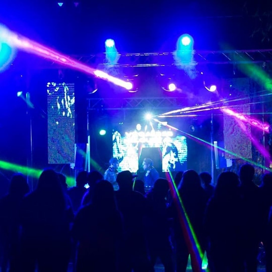 09_laser_escenario